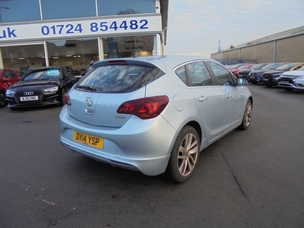 Used Vauxhall Astra 2014 for sale - 76863122: Photo 2