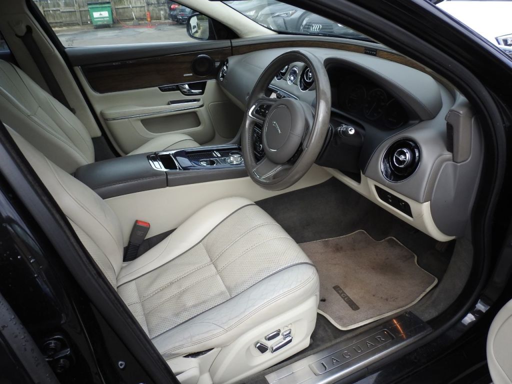 Used Jaguar XJ 2011 for sale - 77821546: Photo 14