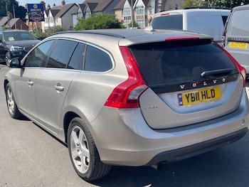 Used Volvo V60 2011 for sale - 79209452: Photo