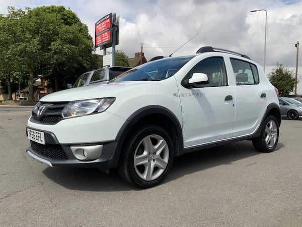 Used Dacia Sandero Stepway 2016 for sale - 71675447: Photo 2