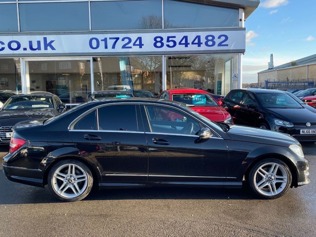 Used Mercedes-Benz C Class 2012 for sale - 77128722: Photo 2