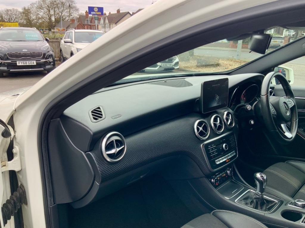 Used Mercedes-Benz A-Class 2018 for sale - 76595702: Photo 11