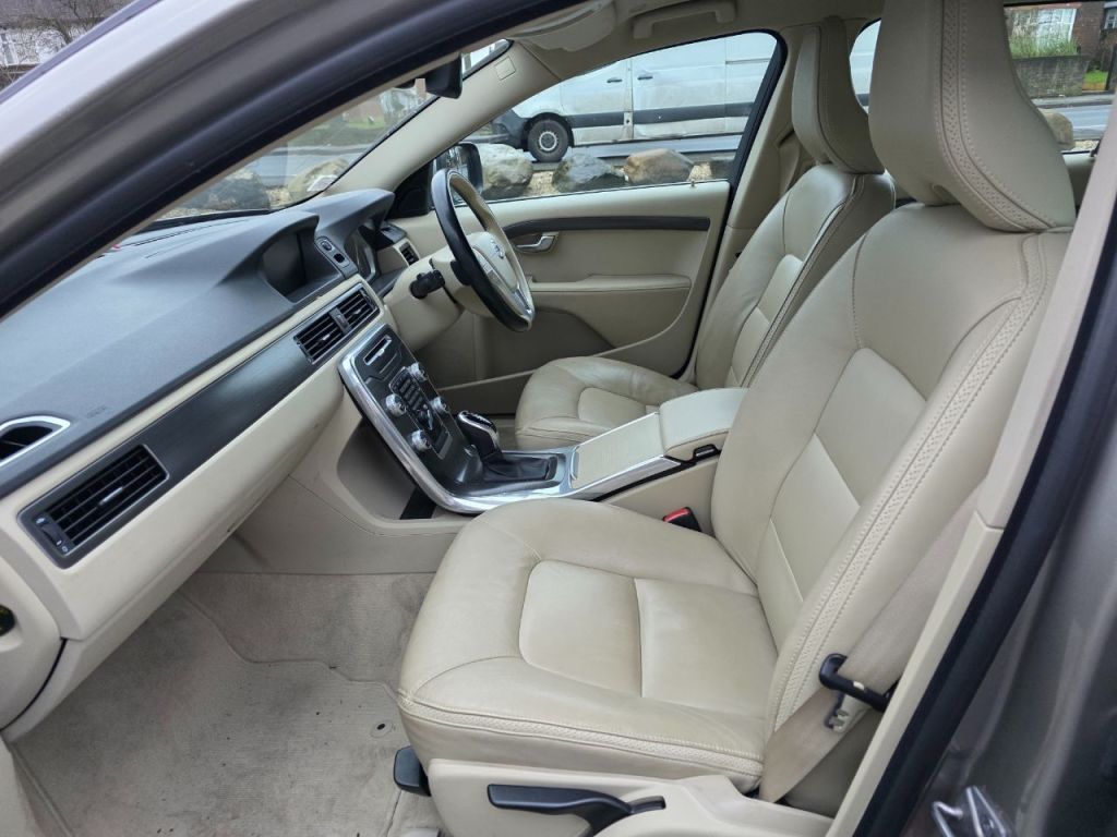 Used Volvo XC70 2015 for sale - 77152778: Photo 10