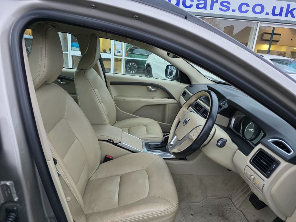 Used Volvo XC70 2015 for sale - 77152778: Photo 20