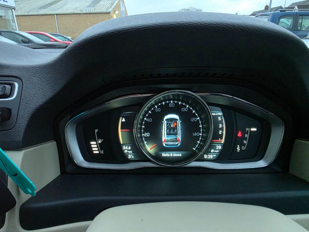 Used Volvo XC70 2015 for sale - 77152778: Photo 22