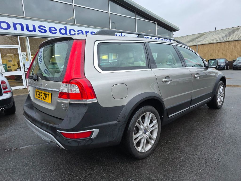 Used Volvo XC70 2015 for sale - 77152778: Photo 3