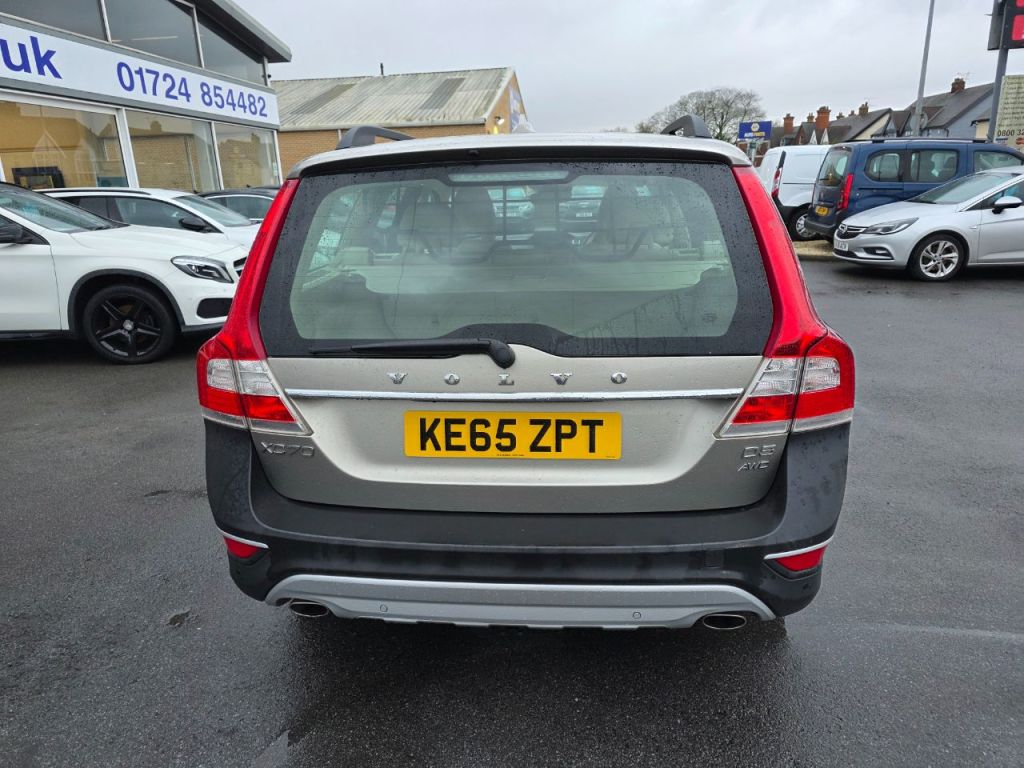 Used Volvo XC70 2015 for sale - 77152778: Photo 4