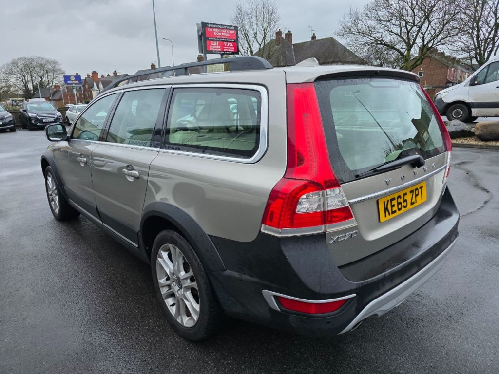Used Volvo XC70 2015 for sale - 77152778: Photo 5