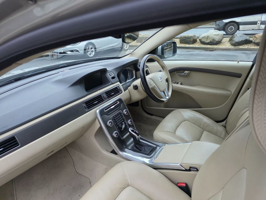 Used Volvo XC70 2015 for sale - 77152778: Photo 9