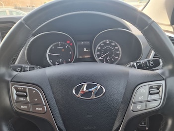 Used Hyundai Santa Fe 2018 for sale - 78618917: Photo