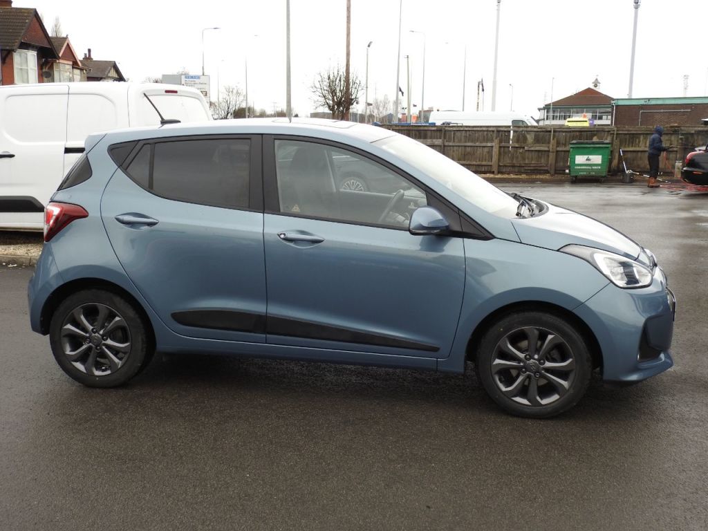 Used Hyundai i10 2017 for sale - 77607981: Photo 9