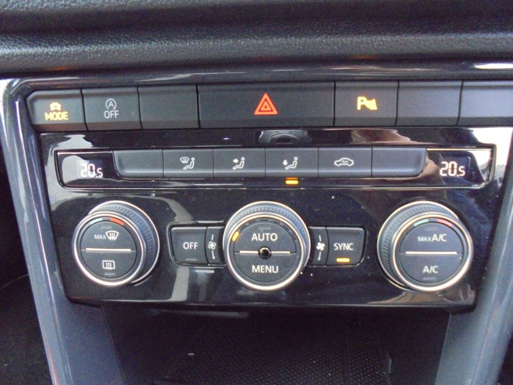 Used Volkswagen T-Roc 2018 for sale - 76469420: Photo 12