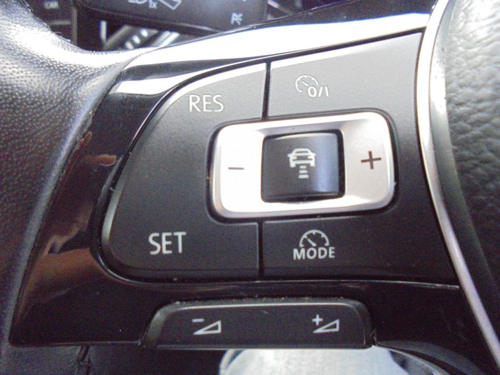 Used Volkswagen T-Roc 2018 for sale - 76469420: Photo 14