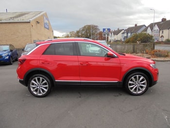 Used Volkswagen T-Roc 2018 for sale - 76469420: Photo