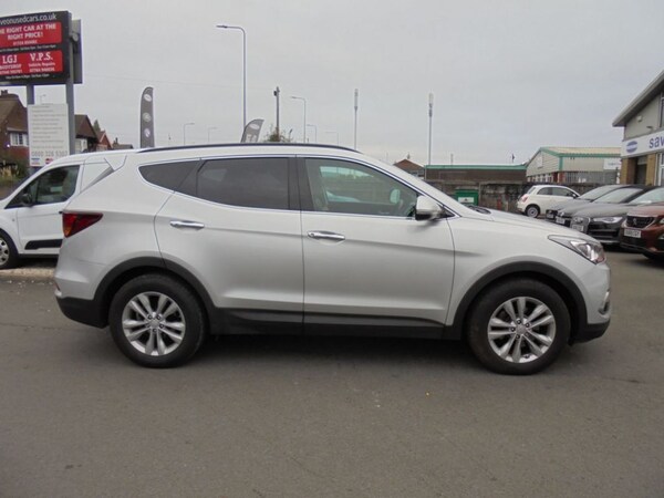 Used Hyundai Santa Fe 2016 for sale - 76080046: Photo 1