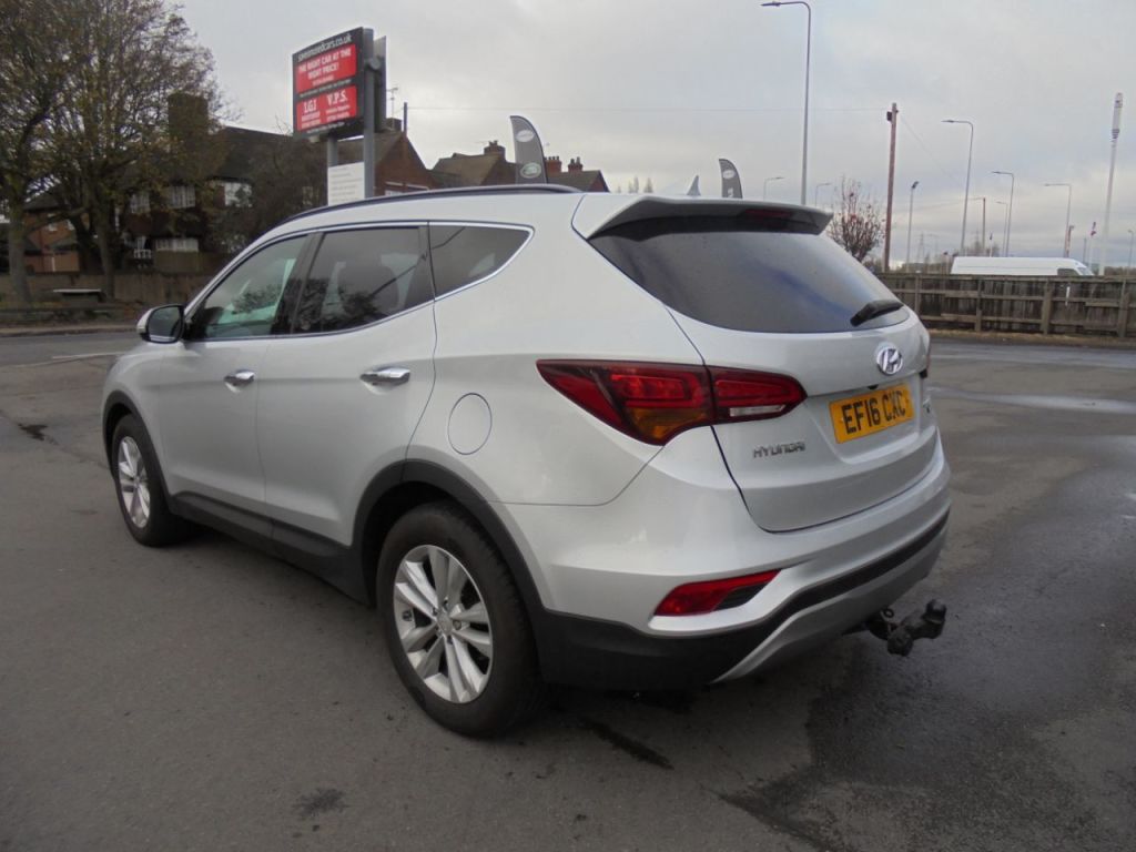 Used Hyundai Santa Fe 2016 for sale - 76080046: Photo 3