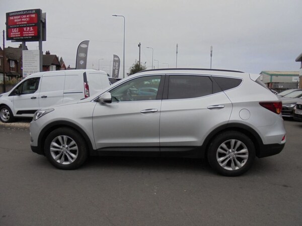 Used Hyundai Santa Fe 2016 for sale - 76080046: Photo 4