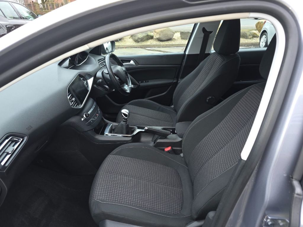 Used Peugeot 308 2018 for sale - 77850504: Photo 10