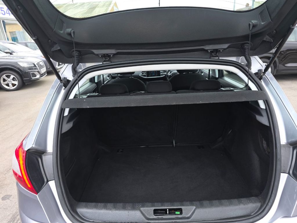 Used Peugeot 308 2018 for sale - 77850504: Photo 15