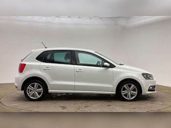Used Volkswagen Polo 2017 for sale - 78737101: Photo