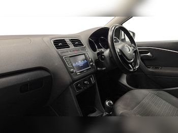 Used Volkswagen Polo 2017 for sale - 78737101: Photo