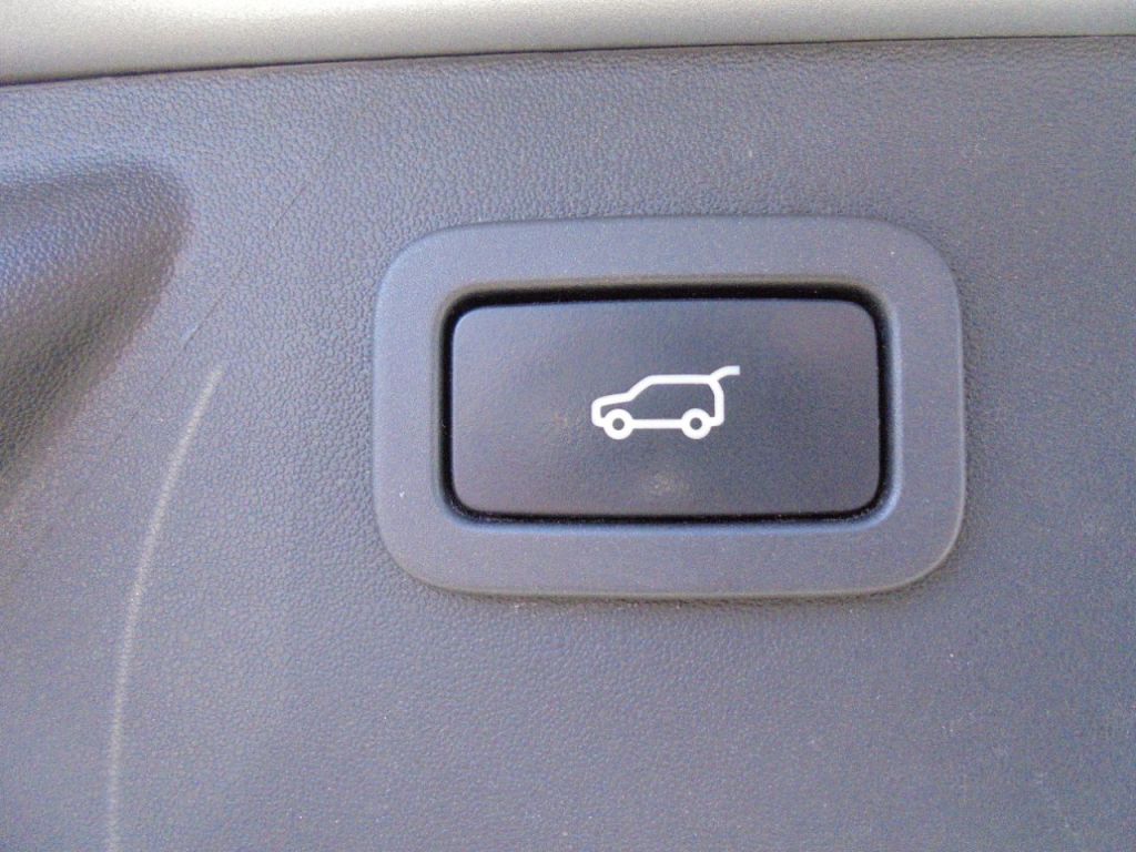 Used Land Rover Discovery Sport 2015 for sale - 78212336: Photo 8