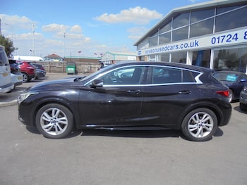 Used Infiniti Q30 2016 for sale - 79365708: Photo