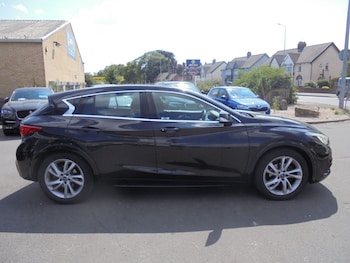 Used Infiniti Q30 2016 for sale - 79365708: Photo