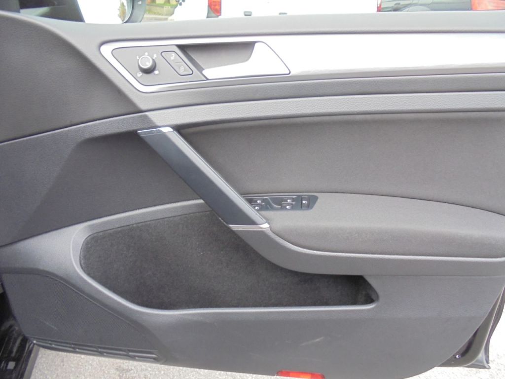 Used Volkswagen Golf 2021 for sale - 76469409: Photo 9