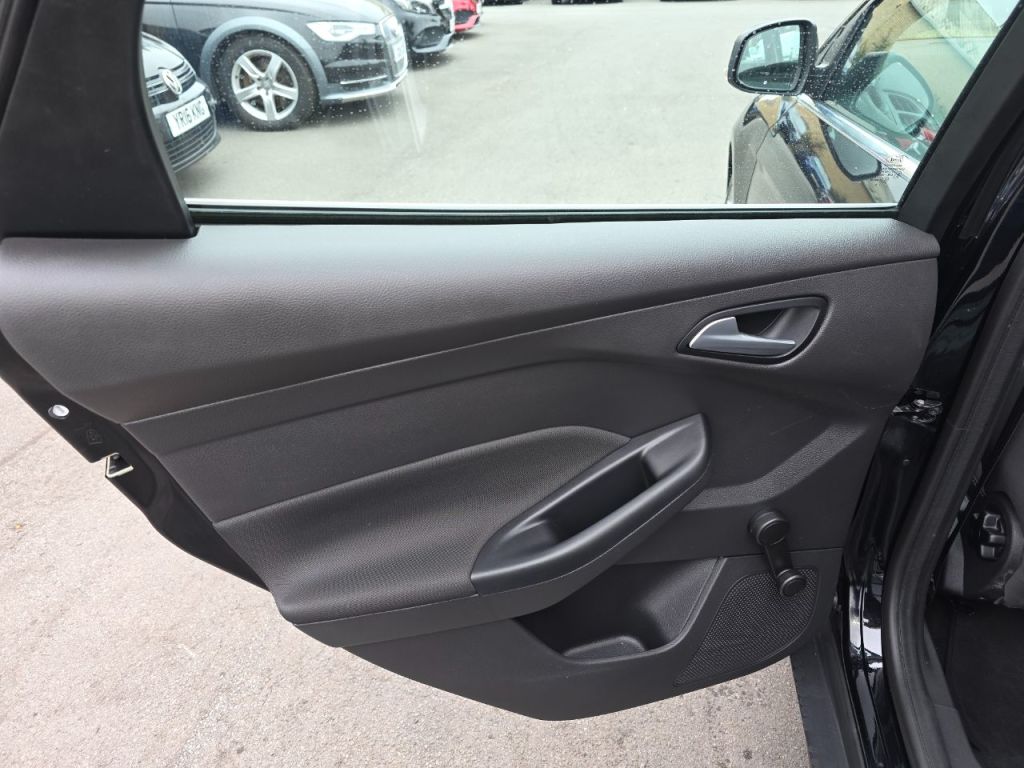 Used Ford Focus 2016 for sale - 76312826: Photo 13