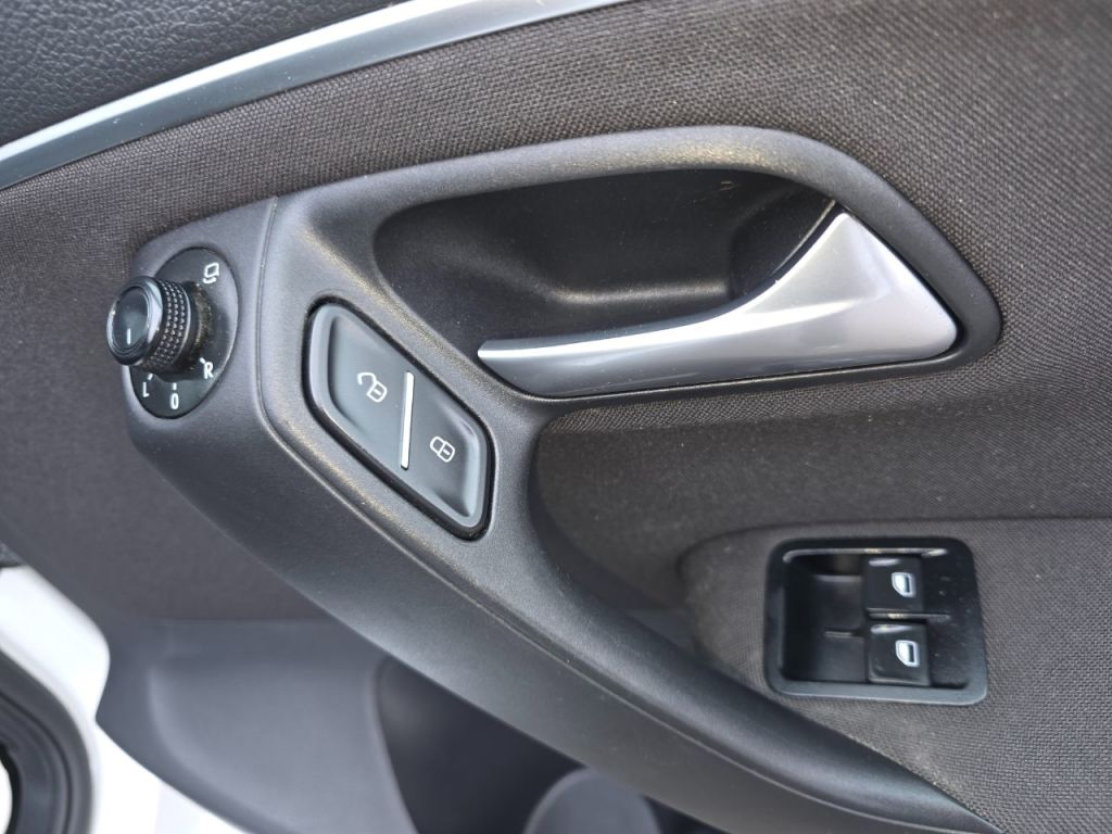 Used Volkswagen Polo 2017 for sale - 77850500: Photo 17