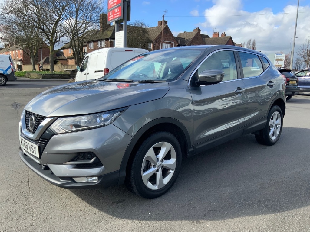 Used Nissan Qashqai 2018 for sale - 77878742: Photo 2