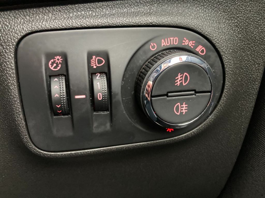 Used Vauxhall Corsa 2017 for sale - 77546224: Photo 8