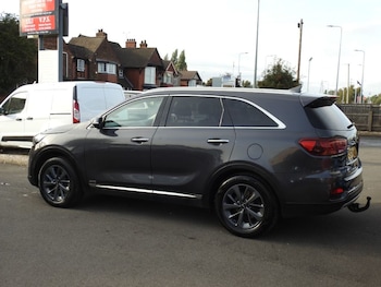 Used Kia Sorento 2018 for sale - 76016819: Photo