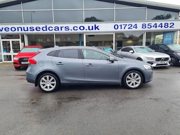 Used Volvo V40 2019 for sale - 75869608: Photo