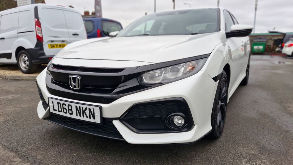 Used Honda Civic 2019 for sale - 76819837: Photo 13