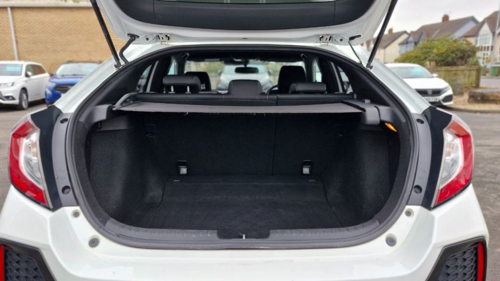 Used Honda Civic 2019 for sale - 76819837: Photo 17