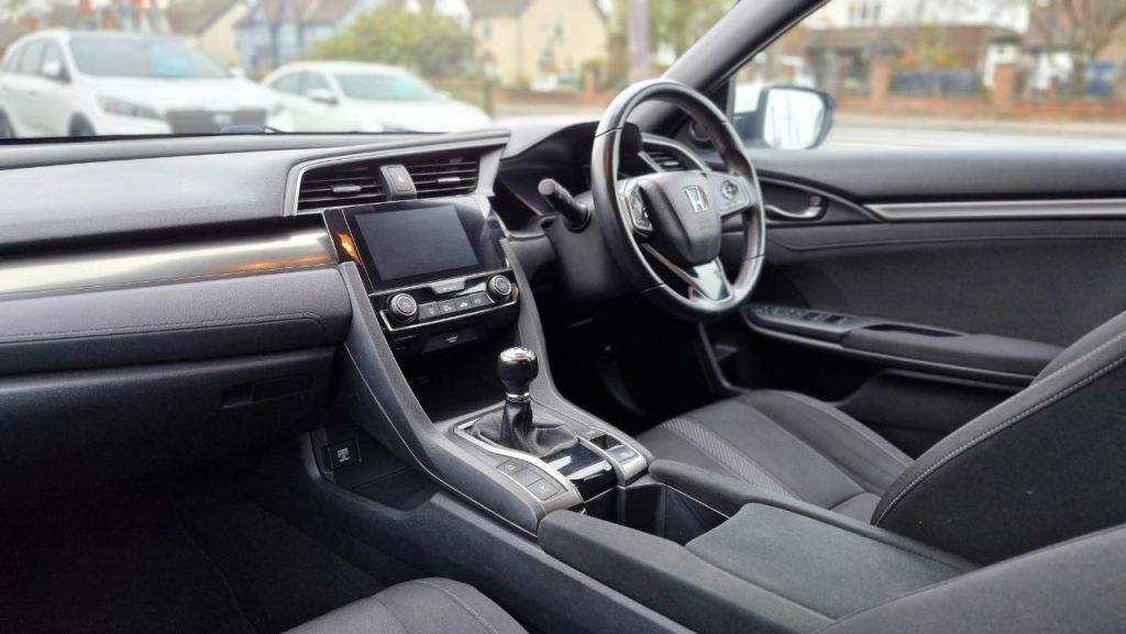 Used Honda Civic 2019 for sale - 76819837: Photo 19