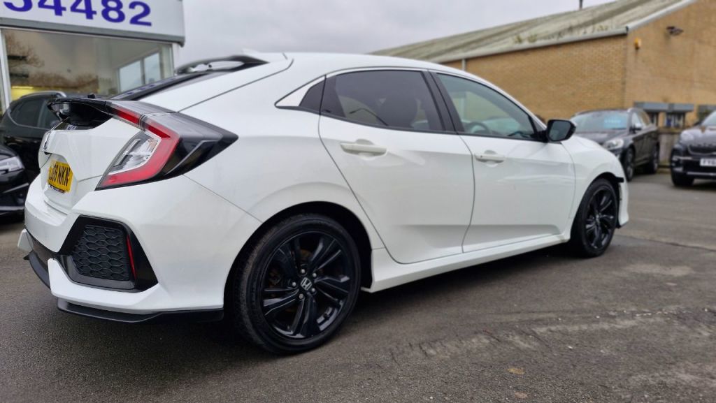 Used Honda Civic 2019 for sale - 76819837: Photo 5