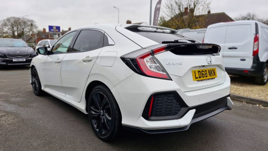 Used Honda Civic 2019 for sale - 76819837: Photo 8