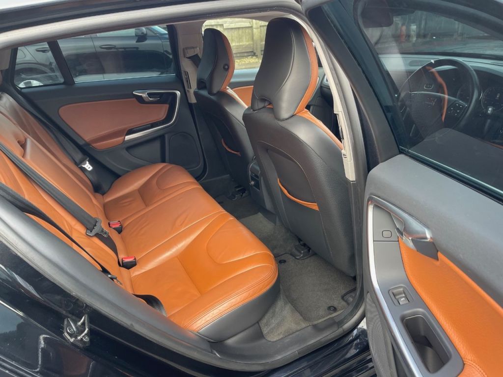 Used Volvo V60 2022 for sale - 77990241: Photo 10