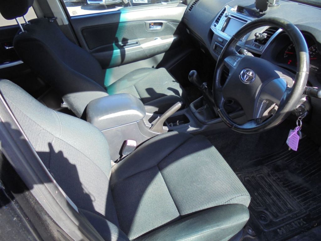 Used Toyota Hilux 2015 for sale - 77919251: Photo 8