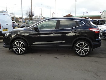 Used Nissan Qashqai 2017 for sale - 77493893: Photo