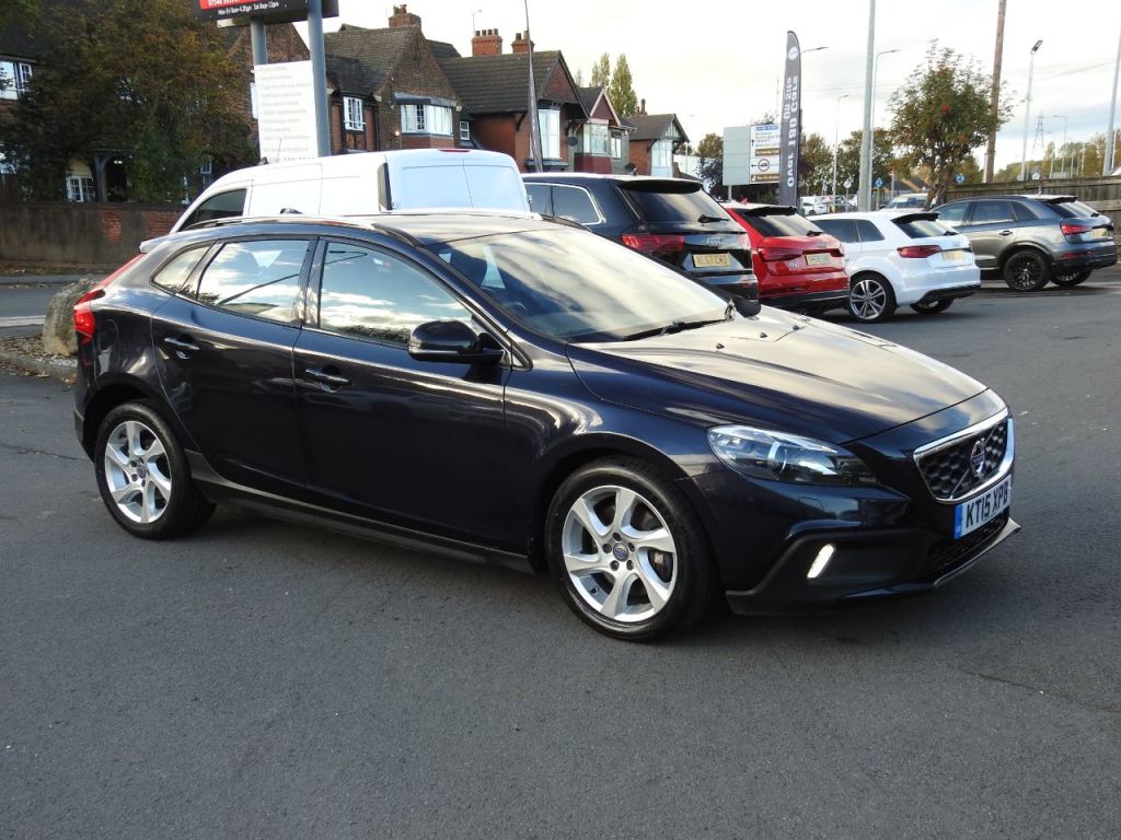 Used Volvo V40 2015 for sale - 76385601: Photo 10