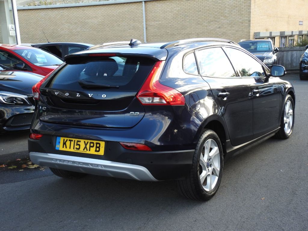 Used Volvo V40 2015 for sale - 76385601: Photo 15