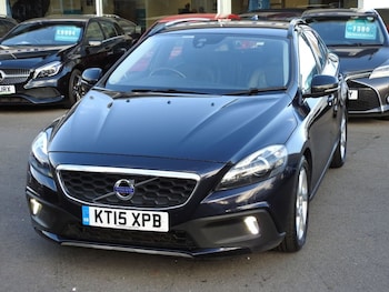 Used Volvo V40 2015 for sale - 76385601: Photo