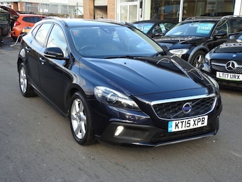Used Volvo V40 2015 for sale - 76385601: Photo