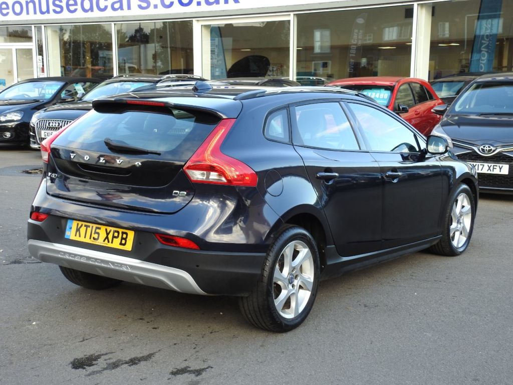 Used Volvo V40 2015 for sale - 76385601: Photo 8