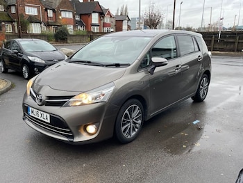 Used Toyota Verso 2016 for sale - 76782859: Photo