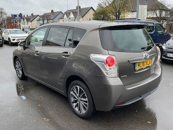 Used Toyota Verso 2016 for sale - 76782859: Photo